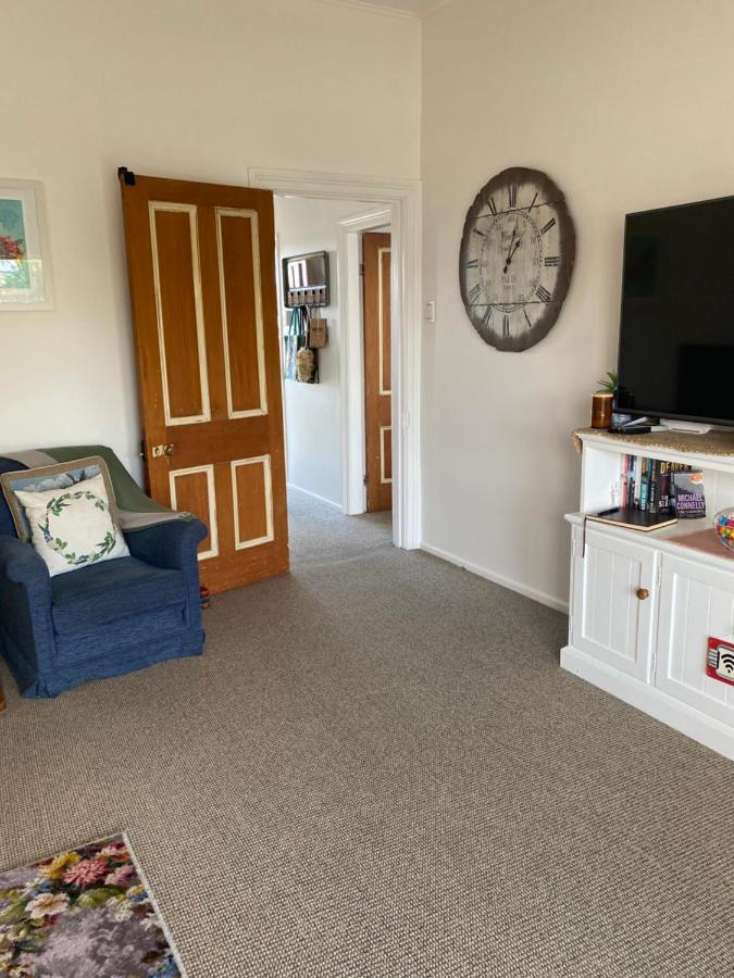 טימארו Wee Blue Bnb- Central Cosy Villa מראה חיצוני תמונה